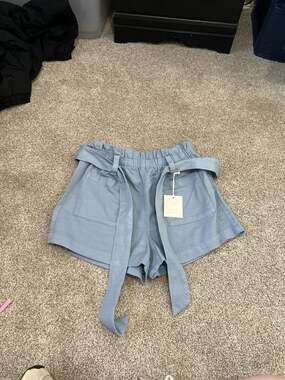 NWT LC Lauren Conrad Smocked Waist Belted Shorts in Lazy Blue